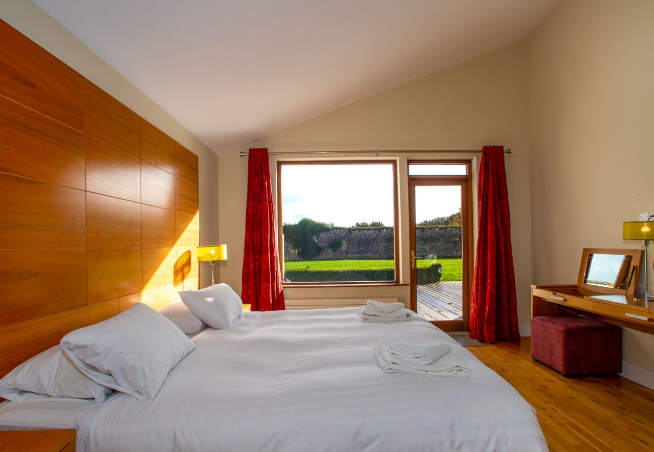 Castlemartyr Holiday Lodges, Modern Pet Friendly Holiday Accommodation in Castlemartyr, County Cork