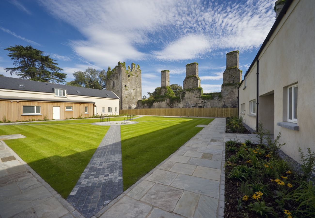 Castlemartyr Holiday Lodges, 3 Bed Mews, Pretty Holiday Accommodation in Castlemartyr, County Cork