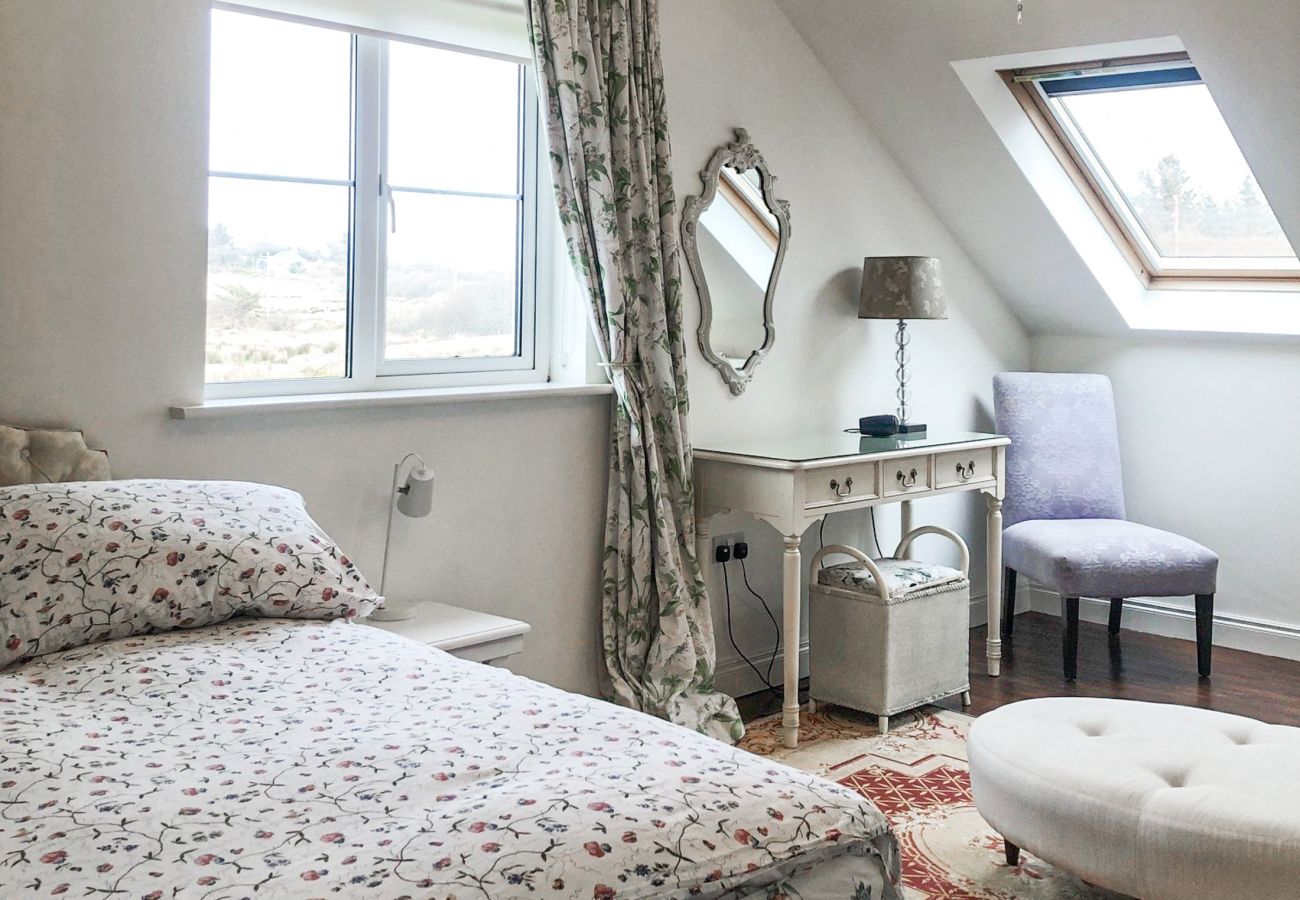 Springwood Cottage Louisburgh. Coastal holiday home. Bedroom cottage decore, loft room. 