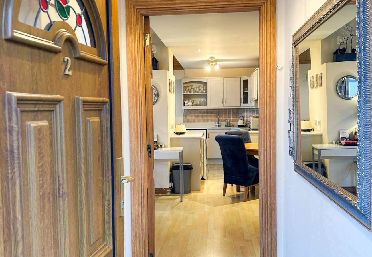 Glasson Mews Holiday Home No. 2. Bright hallway modern home. 