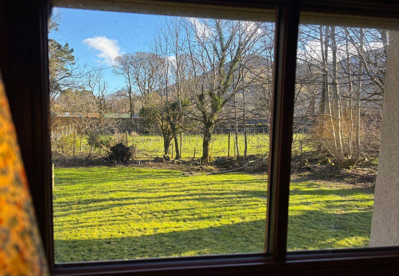 Kylemore Woodland Holiday Cottage, rural setting, nice views