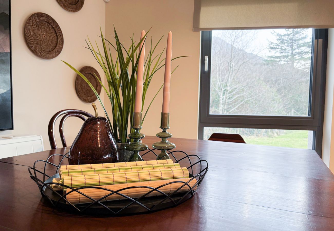 Kylemore Gate Lodge. Family holiday home with rural views. 