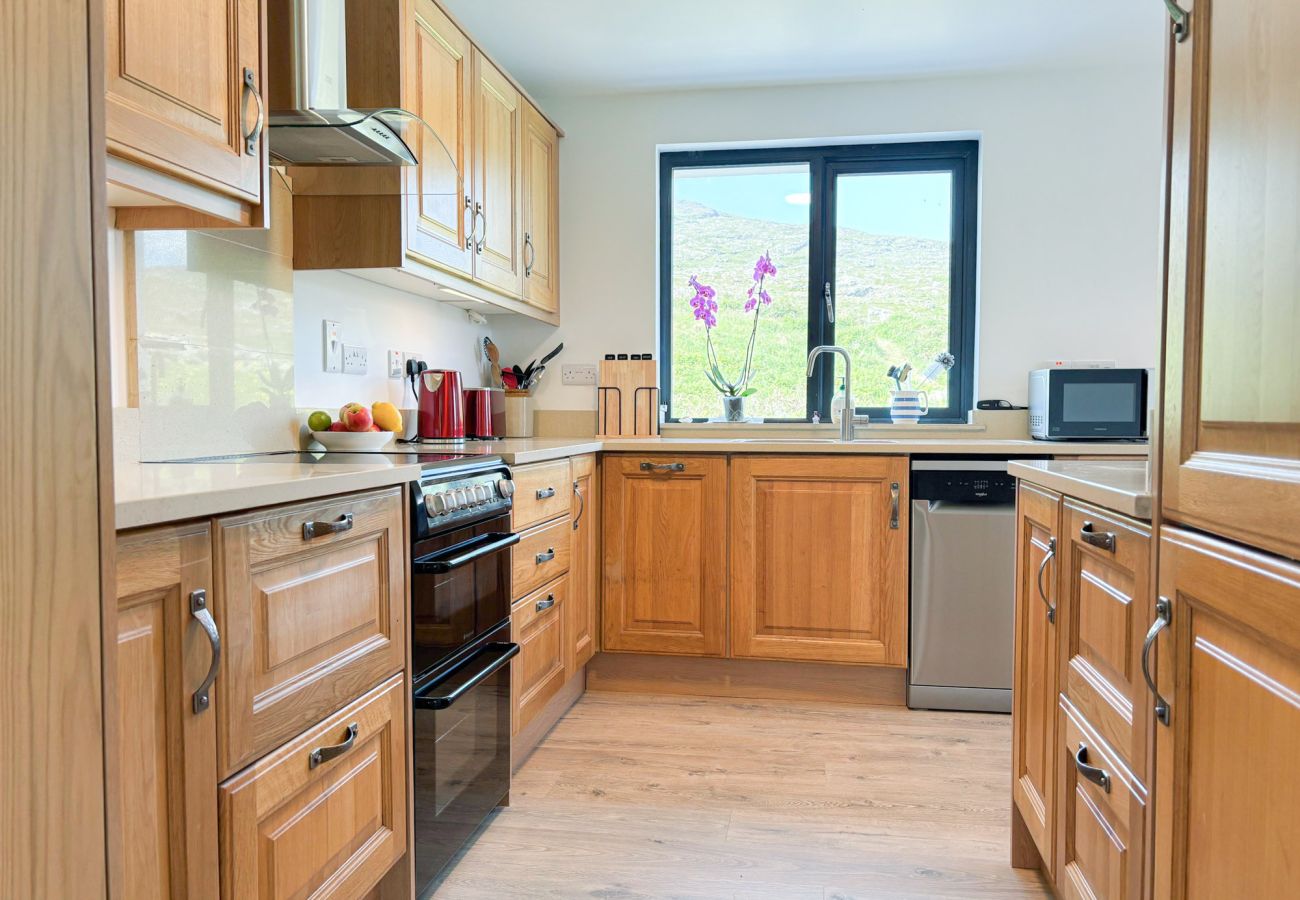 Bluebell Cottage Roundstone. Coastal Family holiday home country kitchen