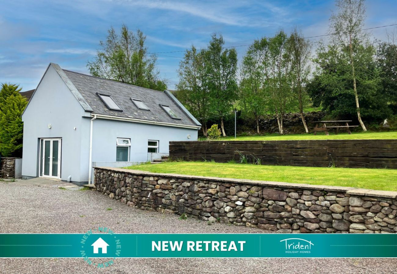 CarrauntoohilViewRetreatKillarney. Holiday home with views. 